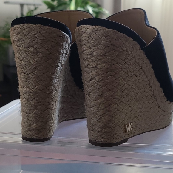 Michael Kors wedges - Picture 2 of 4